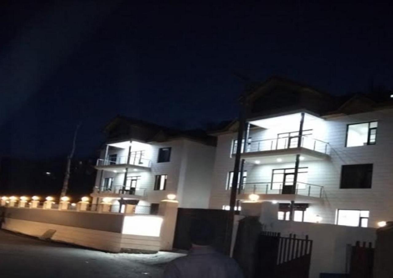 Hotel Kargil Heights Exteriör bild