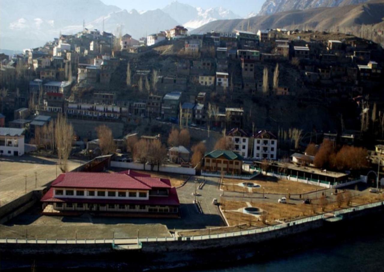 Hotel Kargil Heights Exteriör bild